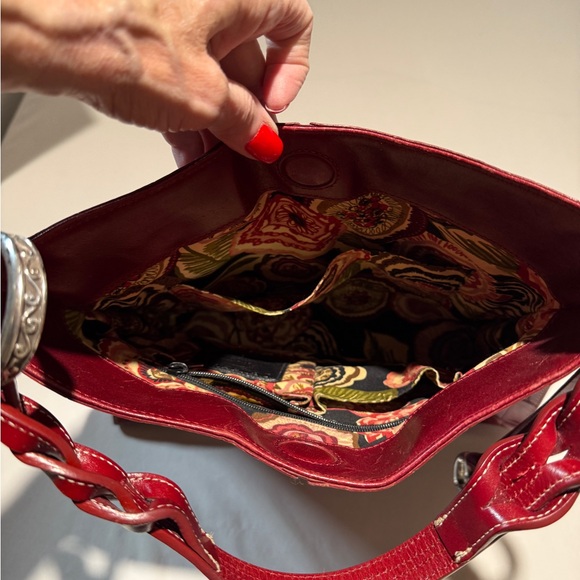 Brighton Endora red croc embossed leather shoulder bag - Picture 7 of 16